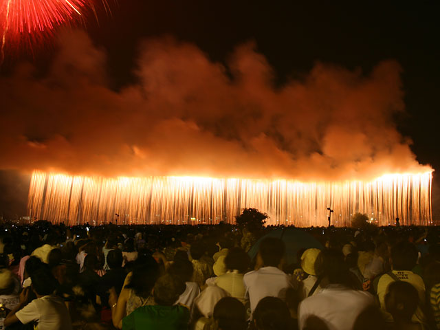 �ԉΎʐ^�f��