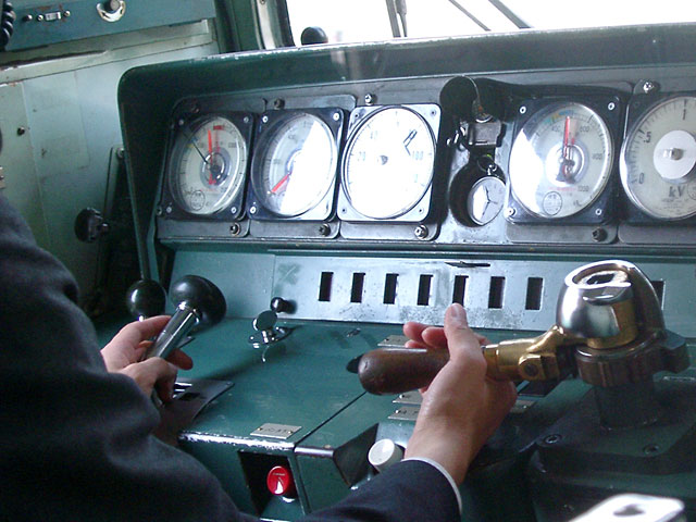 �d�Ԏʐ^�f��